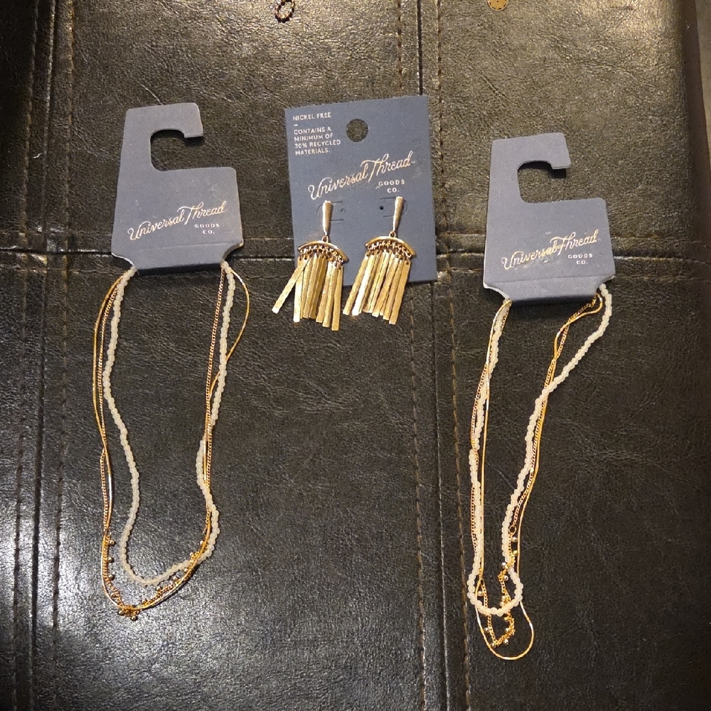 Universal Thread Gold Jewelry Set